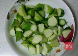 蒜蓉蚝油丝瓜的做法图解2