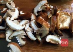香菇炒腊肉的做法图解4