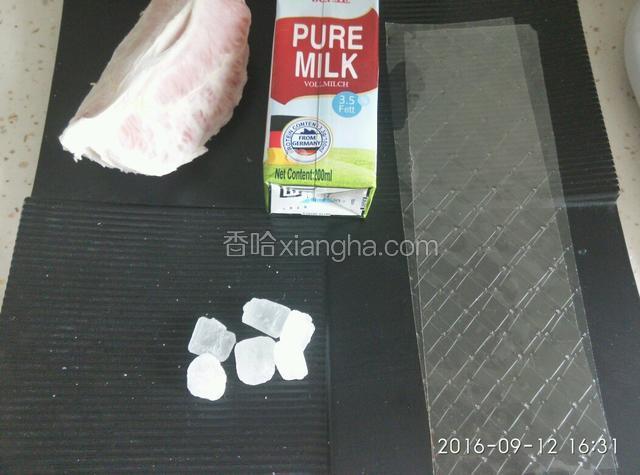 备齐各种食材。
