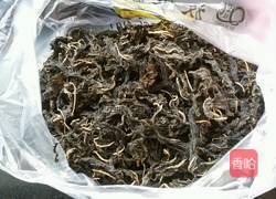 芝麻叶面条的做法图解1