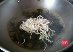 芝麻叶面条的做法图解5