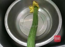 丝瓜蛋花汤的做法图解1