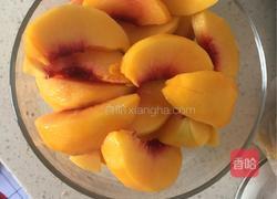冰糖黄桃罐头的做法图解2
