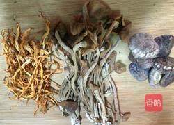 虫草花乌鸡汤的做法图解1