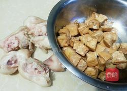 美味炖猪蹄的做法图解1