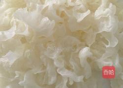 银耳鸡蛋羹的做法图解3