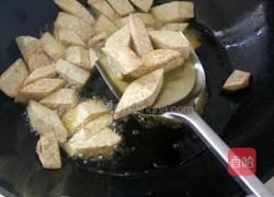 葱爆叉烧一品香芋的做法图解3