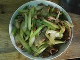 芹菜炒肉的做法[图]