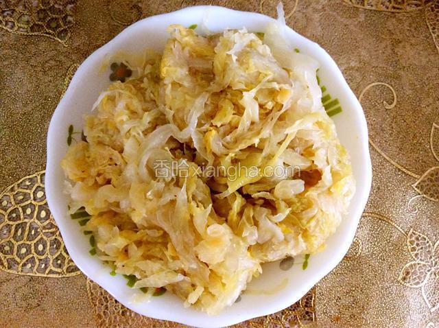 酸菜洗净挤出水份