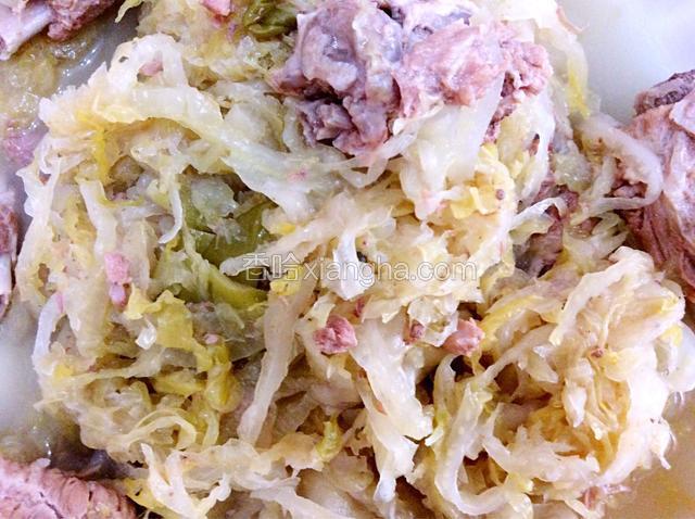 炖好后加入鸡精调味即可