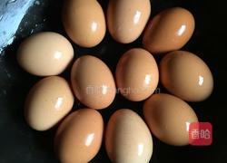白水煮鸡蛋的做法图解1