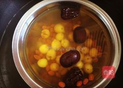 莲子红枣枸杞汤的做法图解5