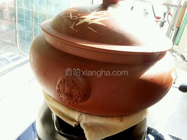 水开后转中小火，保持蒸汽持久