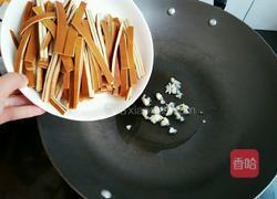 酱干炒辣椒的做法图解2