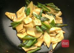 青椒鸡腿菇的做法图解5