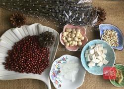 红豆莲子茯苓汤的做法图解1