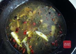 酸菜鲶鱼的做法图解6