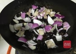 洋葱炒烧肉的做法图解7