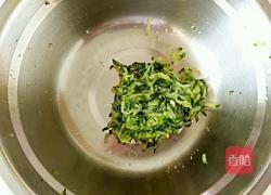 黄瓜鸡蛋虾仁饺子的做法图解6