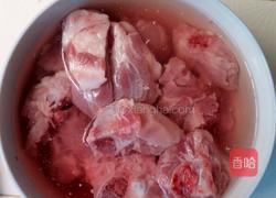 排骨烧年糕的做法图解1