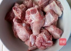 排骨烧年糕的做法图解2