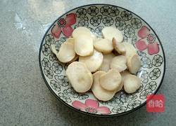 蘑菇炒蛋的做法图解3