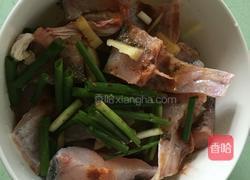 香辣鱼块的做法图解2