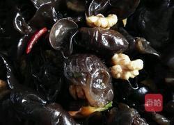 黑木耳拌核桃仁的做法图解6