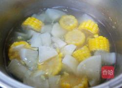 萝卜玉米汤的做法图解5