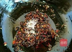 香辣秘制牛肉酱的做法图解10