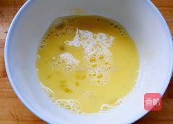 茄子鸡蛋饼的做法图解1