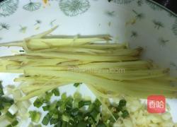 姜丝鸭的做法图解2