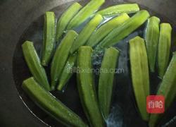 牛肉炒秋葵的做法图解3