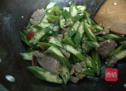 牛肉炒秋葵的做法图解7
