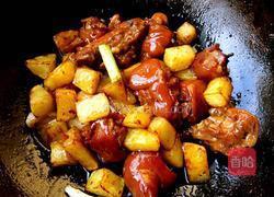 土豆烧猪蹄的做法图解12