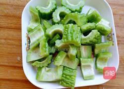苦瓜烧肉的做法图解3