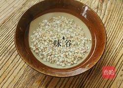 山药薏米排骨汤的做法图解2