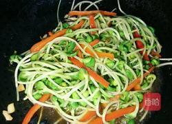 清炒黑豆芽的做法图解5