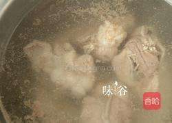 莲藕山药排骨汤的做法图解3