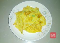 红椒炒鸡蛋饼的做法图解3