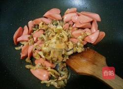 火腿肠炒榨菜的做法图解4