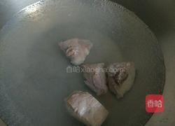 白萝卜煲猪骨汤的做法图解1