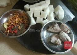 白萝卜煲猪骨汤的做法图解2