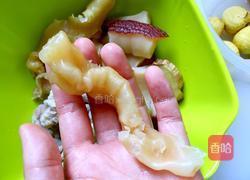 排骨响螺片花胶瑶柱汤的做法图解3