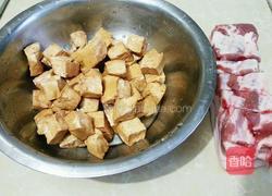 肉焖豆腐的做法图解1