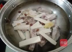 猪骨山药汤的做法图解4
