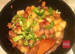 地锅鸡（因为家里没有容器所以菜和主食都放锅里了）宫子城的做法图解8