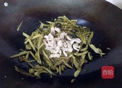 酸菜炒肉片的做法图解6
