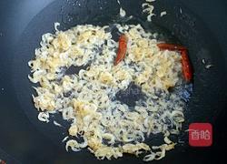 油菜炒虾皮的做法图解3