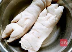 萝卜猪脚汤的做法图解1